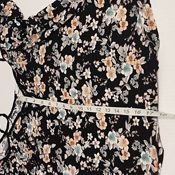 Purple snow Rayon women's dark floral women's spaghetti strap top size Medium - Picture 6 of 7